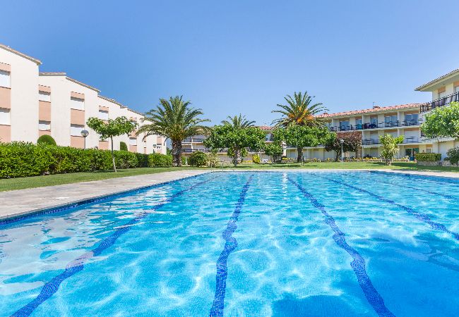 Apartamento en Calella de Palafrugell - 1CB X3 - Apartamento de 2 habitaciones en una zona muy tranquila con jardín y piscina comunitaria cerca de la playa de Calella de Palafrugell