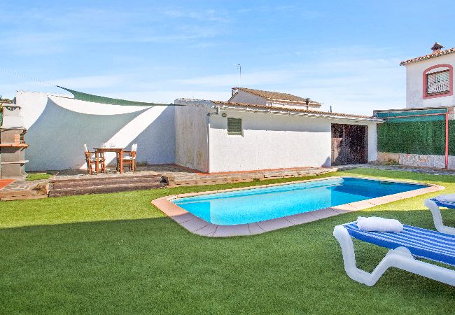 Villa/Dettached house in Vidreres -  2ONA01 - House for 7 people with garden and private pool located in a very quiet area